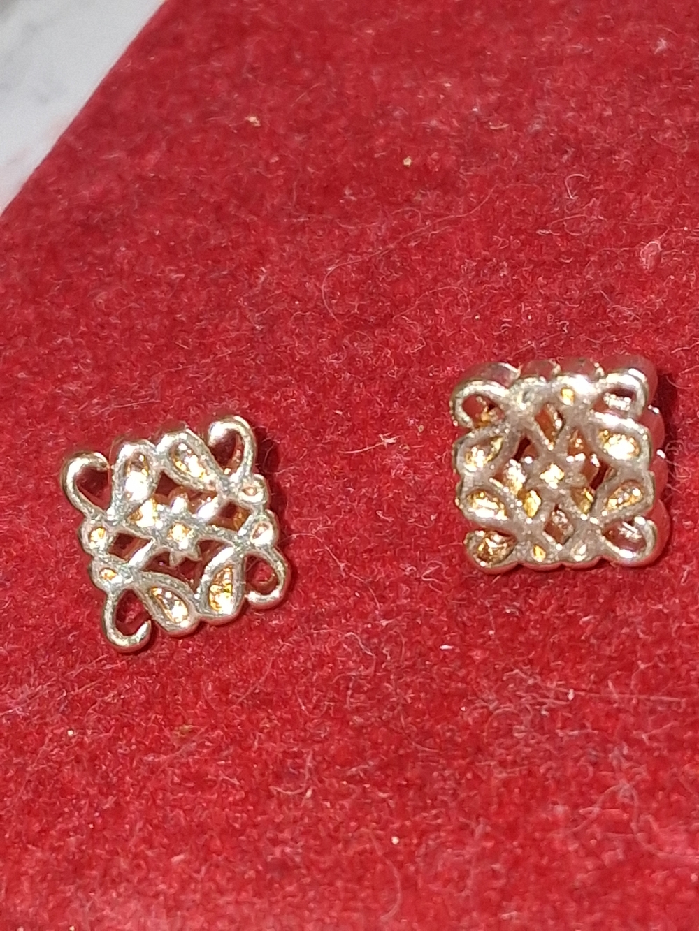 Source Unknown Gold Filigree Knot Stud Earrings